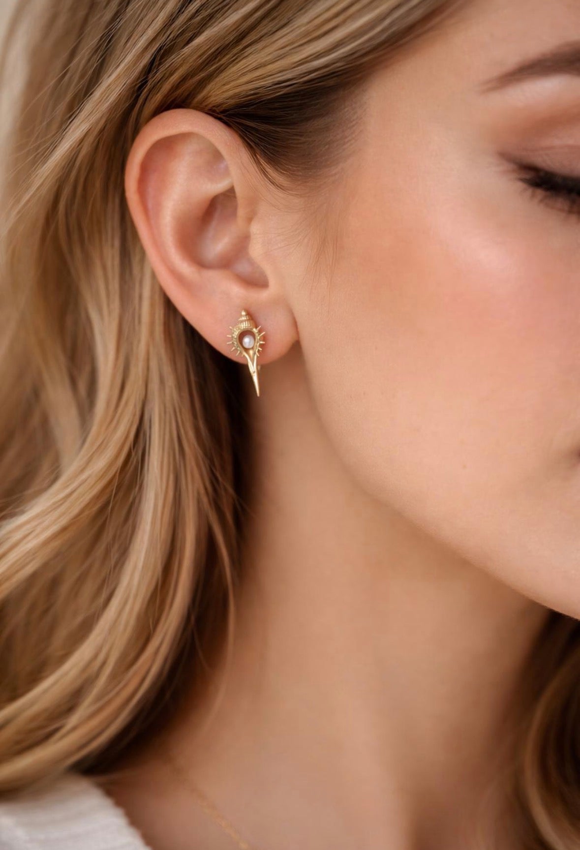 Conch Shell Pearl Stud Earrings