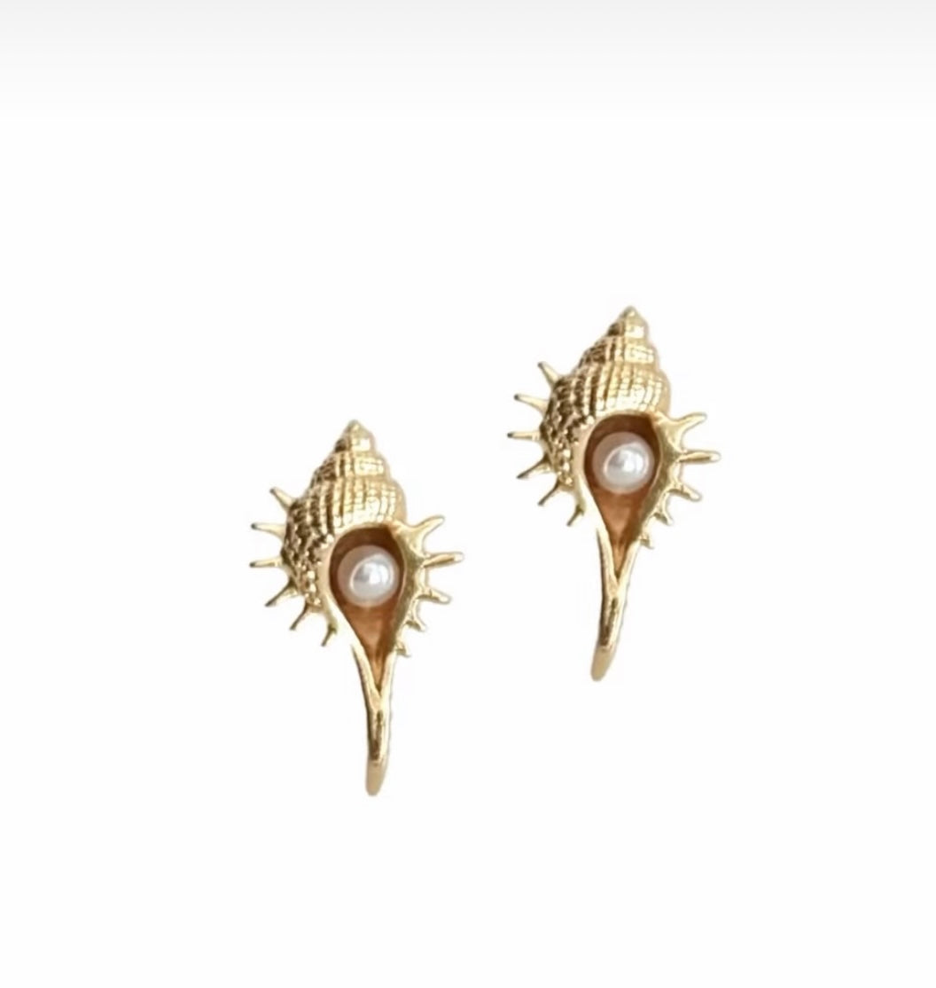 Conch Shell Pearl Stud Earrings